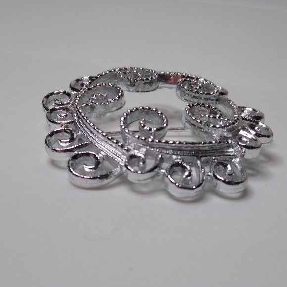 Vintage Sarah Coventry Decorative Circular Metal Brooch - Picture 7 of 12